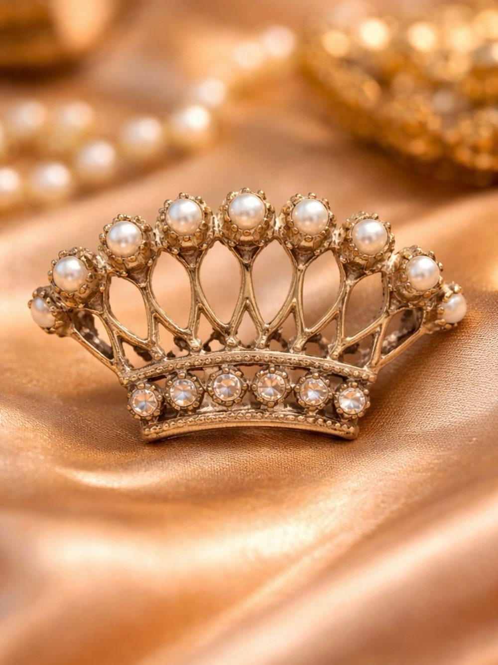 Regal Vintage Crown Faux Pearl Rhinestone Brooch Pin
